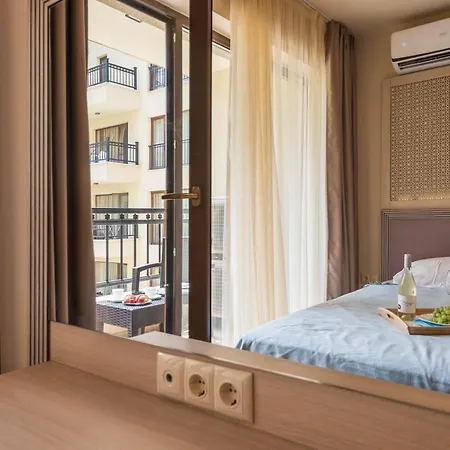 Golden Sands Apartment Апартамент